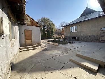 Үйлөрдү сатуу: 4 бөлмө, 100 м², 11 соток, Бишкек, Менчик ээси — 6