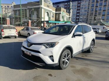 Toyota: Toyota RAV4: 2018 г., 2.5 л, Автомат, Бензин, Кроссовер