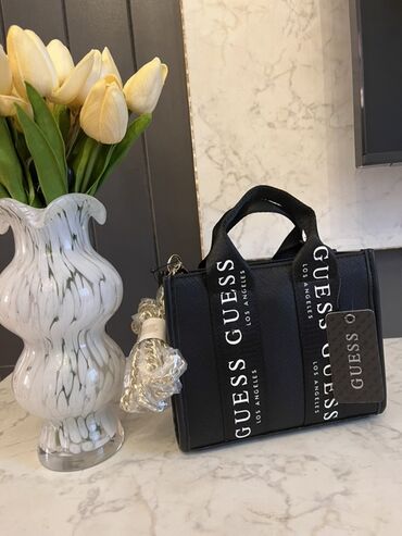 guess ranac: Əl çantası, Guess, Yeni