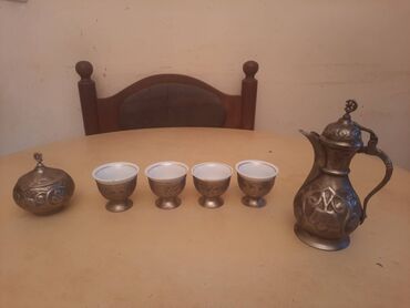 Kompleti posuđa: Set za (fildzan) soljice,posuda,cinija Set za šoljice, šećer. Dve na lalafo.rs — 16 Kompleti posuđa: Set za (fildzan) soljice,posuda,cinija Set za šoljice, šećer. Dve — 16