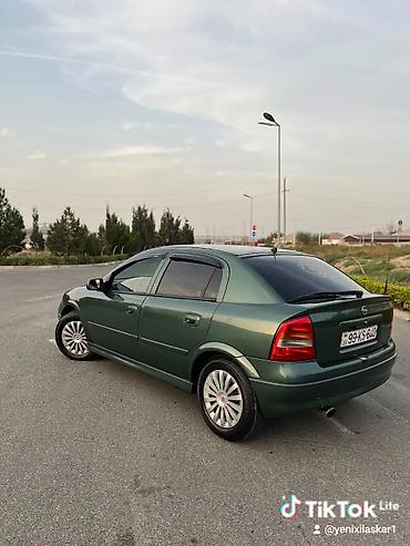 Opel: Opel Astra G sedanı - Kuzov: 4 qapılı sedan, tünd yaşıl rəng - — 4