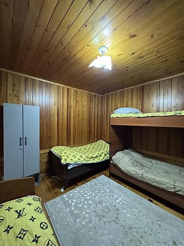 Посуточная аренда комнат: Шаардын так ортосунда Таза Хостел Кыз жигиттер кирууго болбойт Баасы — 3