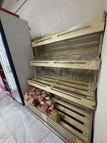 витринный холодильник для магазина: Хлебный стеллаж для магазина или пекарни. Напольная деревянная стойка — 2