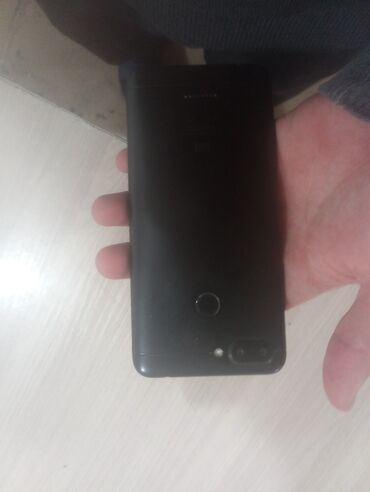 smartfony 3 gb: Xiaomi, Redmi 6, Б/у, 32 ГБ, цвет - Черный, 2 SIM