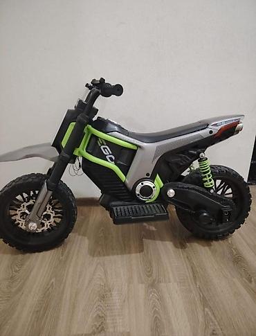 oyuncaq bebe: Uşaq üçün elektrik motosikleti - Dizayn: Enduro/dirt-bike üslubunda — 1