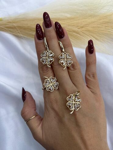 Bijuteriya dəstləri: Qızılı rəngdə zərgərlik dəstləri - Dörd yarpaq yonca dizaynlı dəst — 1