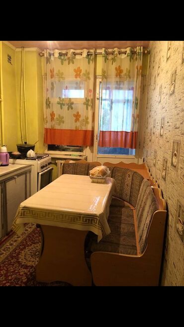 в городе токмок: 2 бөлмө, 47 кв. м, 106-серия, 3 кабат, Эски ремонт