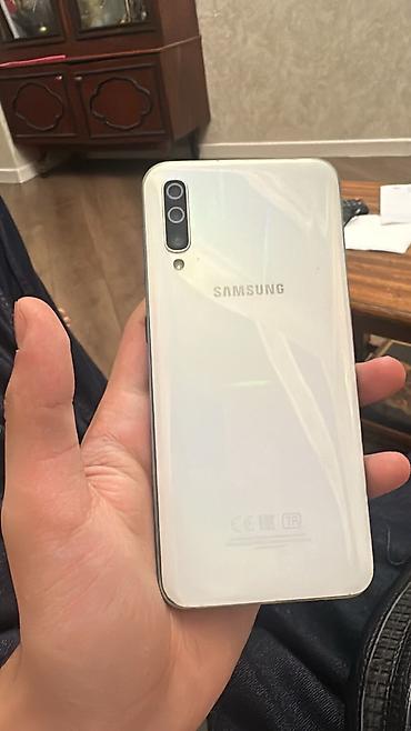 samsung tab a sm 515: Samsung Galaxy A50, 128 GB, rəng - Ağ, Barmaq izi — 1