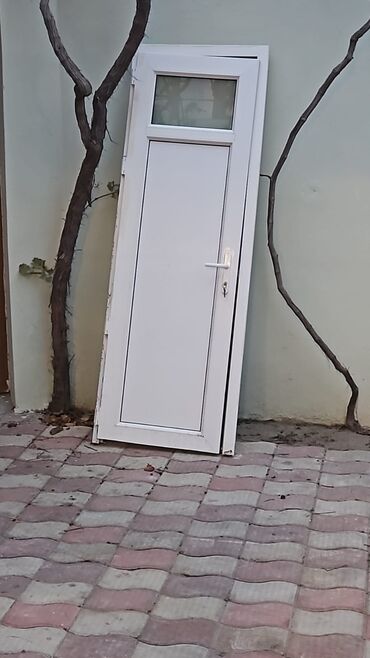 linoleum qiyməti: Plasdik qapi 75×210
Qiymet 50 azn .
Unvan Bilgeh
Vesile🌹1376
