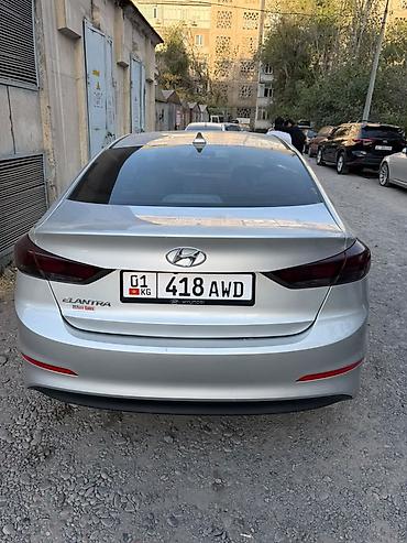 Hyundai Elantra: 2018 г., 2 л, Бензин, Седан