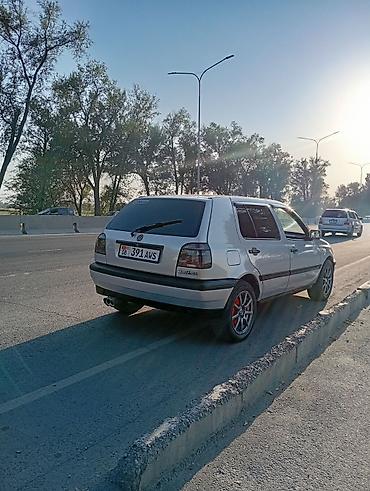 mazda 2004: Volkswagen Golf: 1993 г., 1.8 л, Механика, Бензин, Хэтчбэк — 4