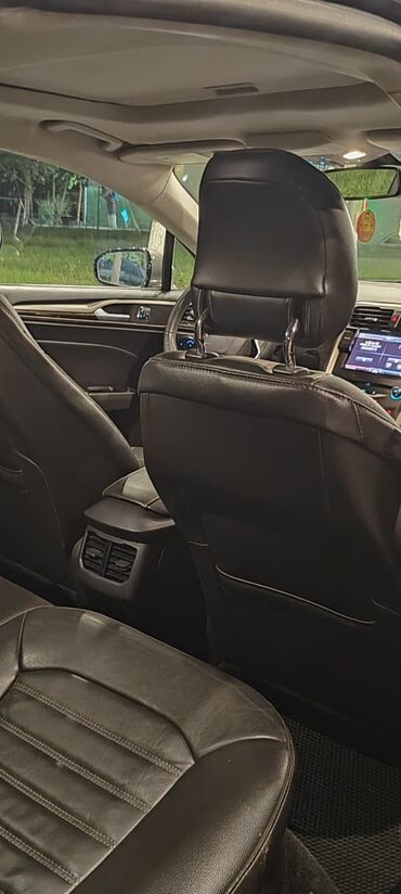 Ford: Ford Fusion sedan - Kuzov: 4 qapılı sedan, tünd boz rəng - Mühərrik — 9