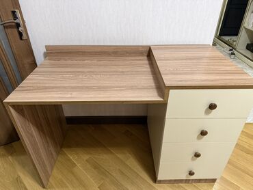 Sifarişlə mebel: Kompüter masası, İşlənmiş, Açılmayan, DSP, Künc masa