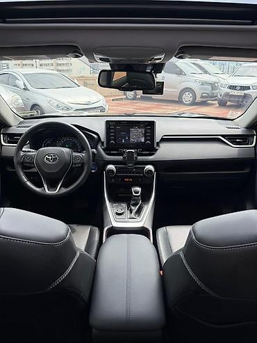 Toyota: Toyota RAV4: 2019 г., Гибрид, Кроссовер — 10