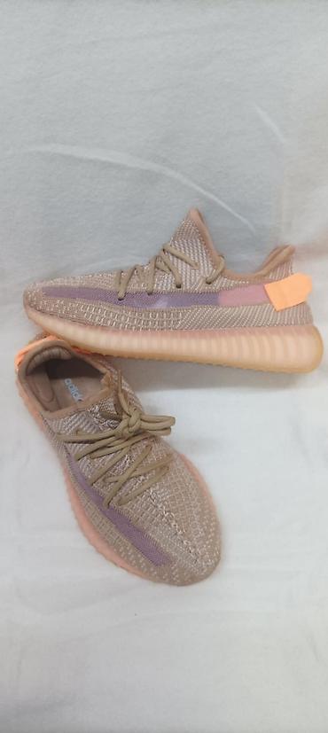 Patike: Yezzy modeli
36-46. Akc7ja — 2