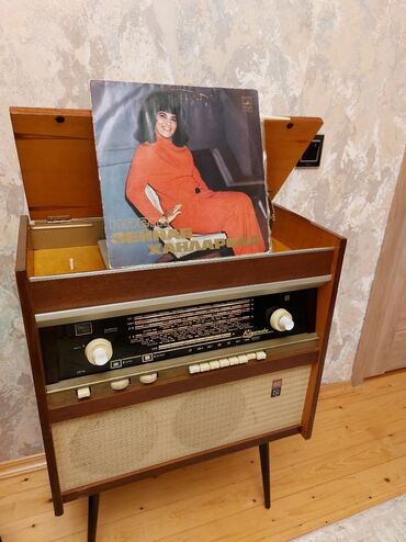 Qrammofon və patefonlar: Sifarişlə Riqonda 102 patefonu yığılır. İdeal vəziyyətdə Rigonda 102 -da lalafo.az — 17 Qrammofon və patefonlar: Sifarişlə Riqonda 102 patefonu yığılır. İdeal vəziyyətdə Rigonda 102 — 17