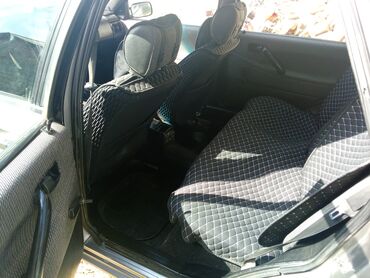 машина в кридит: Volkswagen Passat: 1992 г., Механика, Седан
