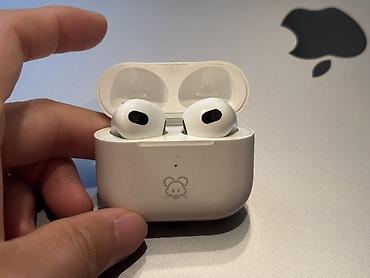 at t: Беспроводные наушники Apple AirPods 3 (оригинал) с зарядным кейсом - — 1