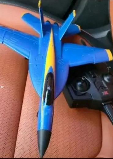 Gəmi modelləri: 200 metrədək uçan qırıcı təyyarə. uzaqdan idarə edilən oyuncaq. dron — 2