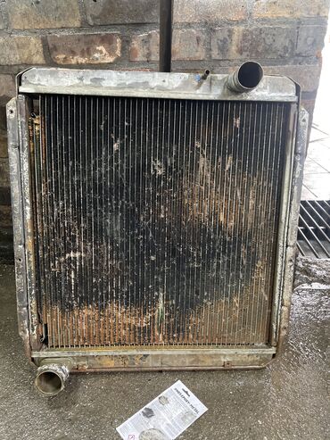 Радиаторы: Камазовский радиатор
Целый, чистый
Ездил на антифризе