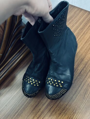 Digər qadın geyimləri: Sapojki — 7