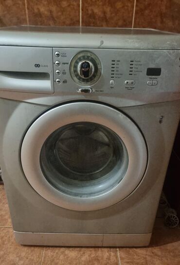 профессиональные стиральные машины: Стиральная машина Beko, 6 кг, Требуется ремонт