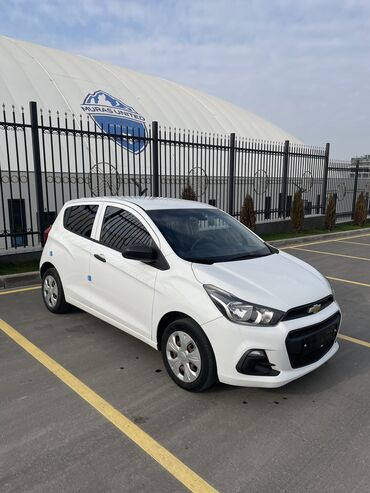 Chevrolet: Chevrolet Spark: 2016 г., 1 л, Бензин, Хэтчбэк