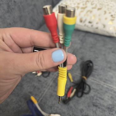 Audio və video kabellər: RCA və AV kabel dəsti Məzmun: - Çoxsaylı RCA (kompozit video və stereo — 6