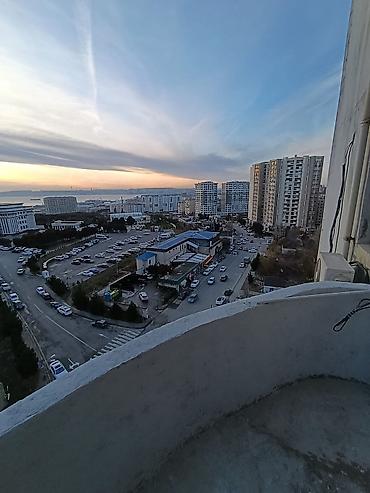 Uzunmüddətli kirayə mənzillər: Mənzil elanə - Geniş açıq balkonlu mənzil, hündür mərtəbə. Balkondan — 1