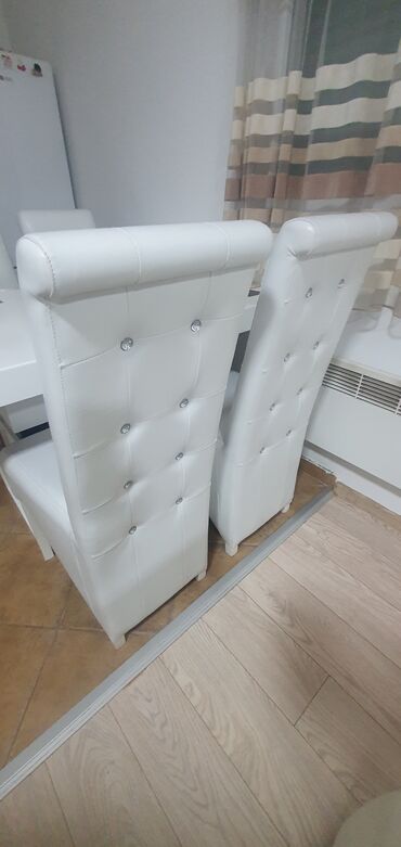 Setovi stolova i stolica: Sto i 4 stolice na prodaju na lalafo.rs — 10 Setovi stolova i stolica: Sto i 4 stolice na prodaju — 10