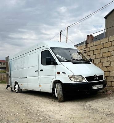 sprinter satisi: Mercedes-Benz Sprinter markalı ağ rəngli yük avtomobili. Geniş yük — 7