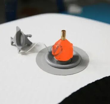 Vodeni sportovi: #0032 Adapter za ventil za čamce; **NOVO, neraspakovano!** _Opis:_ — 6