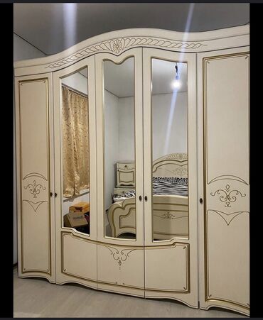 тумба с зеркалой: Спальный гарнитур, Двуспальная кровать, Шкаф, Комод, цвет - Бежевый, Б/у
