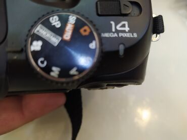 фотоаппарат и видеокамера два в одном: Fujifilm çox az istifadə olunub.14 meqa piksel