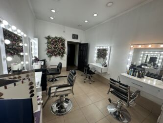 Салоны красоты: Продаю Косметологическая студия 95 м², 3 комнаты, С ремонтом, С оборудованием, Административное здание, 1 линия — 10