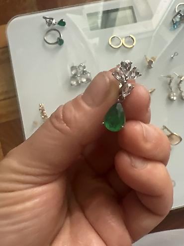 Серьги-капли, коллекция бижутерии продаю по одел носит разные цены две