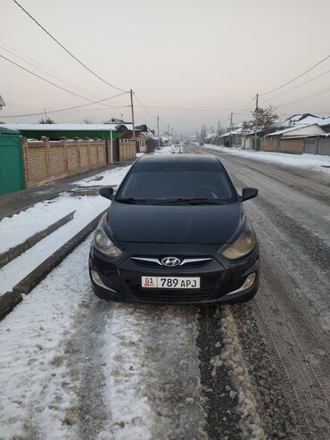 Hyundai: Hyundai Solaris: 2013 г., 1.6 л, Автомат, Бензин, Седан