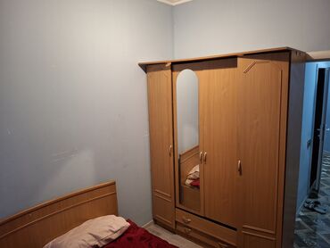 аренда 1 комнатной квартиры: 2 otaqlı mənzil – mebel və texnika ilə - Yataq otağı: 3 qapılı şkaf