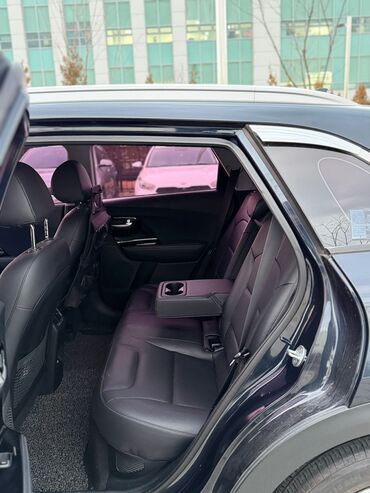 Kia: Kia Niro: 2017 г., 1.6 л, Робот, Гибрид, Кроссовер — 11