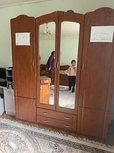 стол письменный б: Город Ош !!! Спальный гарнитур шкаф 5000 спальный кровать и трюма 3000 — 1