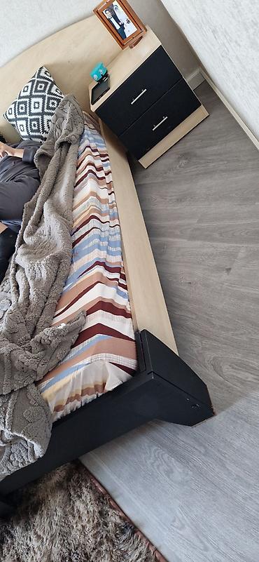 madeyra yataq: 90/200 yataq. Madeyradan alınıb. Üzərindəki qara rəng sonradan — 1
