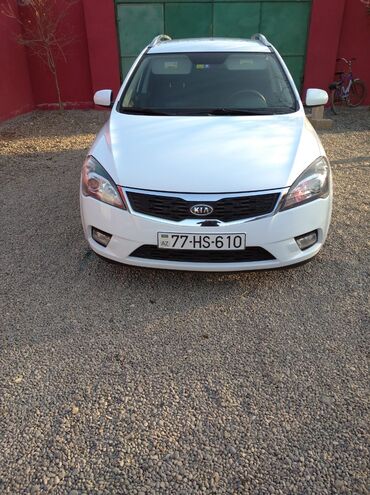 опел зафира б: Kia Ceed: 1.4 l | 2010 il Universal