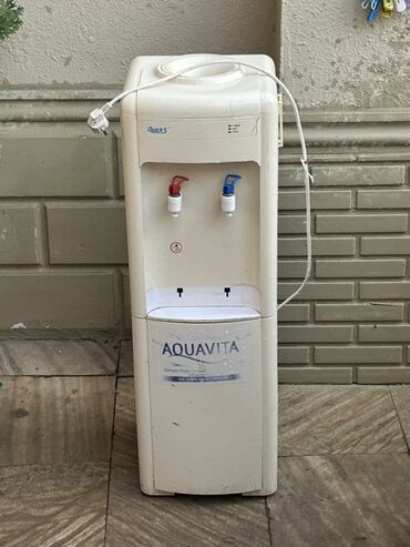 cpu kuler: Dispenser Quicks, Döşəməüstü, Su isitmə ilə