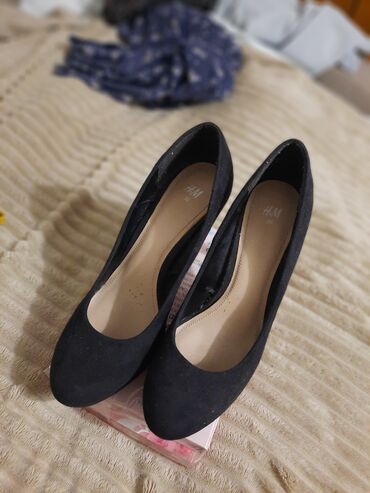Salonke: Salonke, H&M, 39 — 10