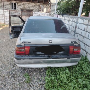 maşınlar 07: Opel Vectra: 1.7 l | 1992 il 15404 km