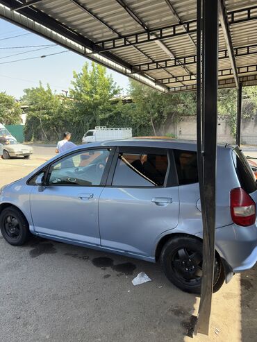 tayota runx: Honda Fit: 2001 г., 1.3 л, Автомат, Бензин, Седан