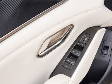 BYD: BYD Qin Plus – hibrid sedan - Gümüş rəngli, aerodinamik kuzov, iri — 13