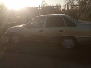 авто под выкупом: Daewoo Nexia: 2006 г., 1.6 л, Механика, Бензин, Седан