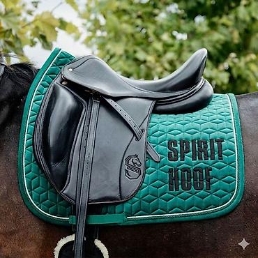 Графические дизайнеры: Графический дизайнер — 4