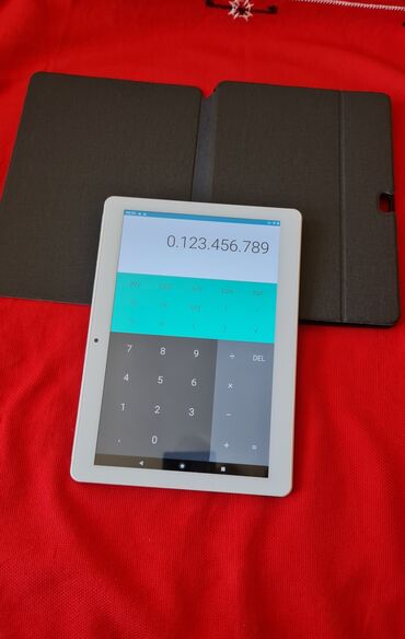 sinsay kofer za decu: Tablet kao nov ima za 2 sim kartice, bezame, veliki 10 inca, sve